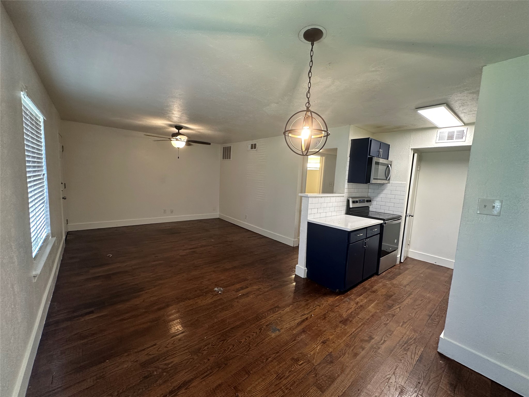 2211 S Vernon Avenue Dallas TX 75224