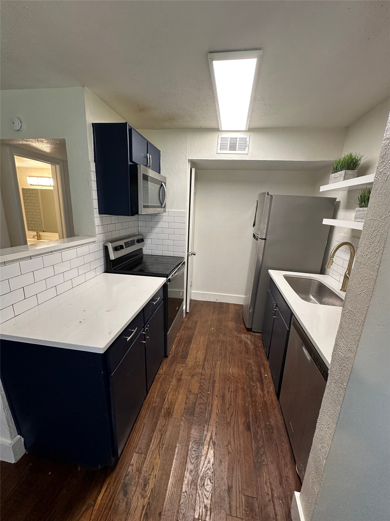 2211 S Vernon Avenue Dallas TX 75224