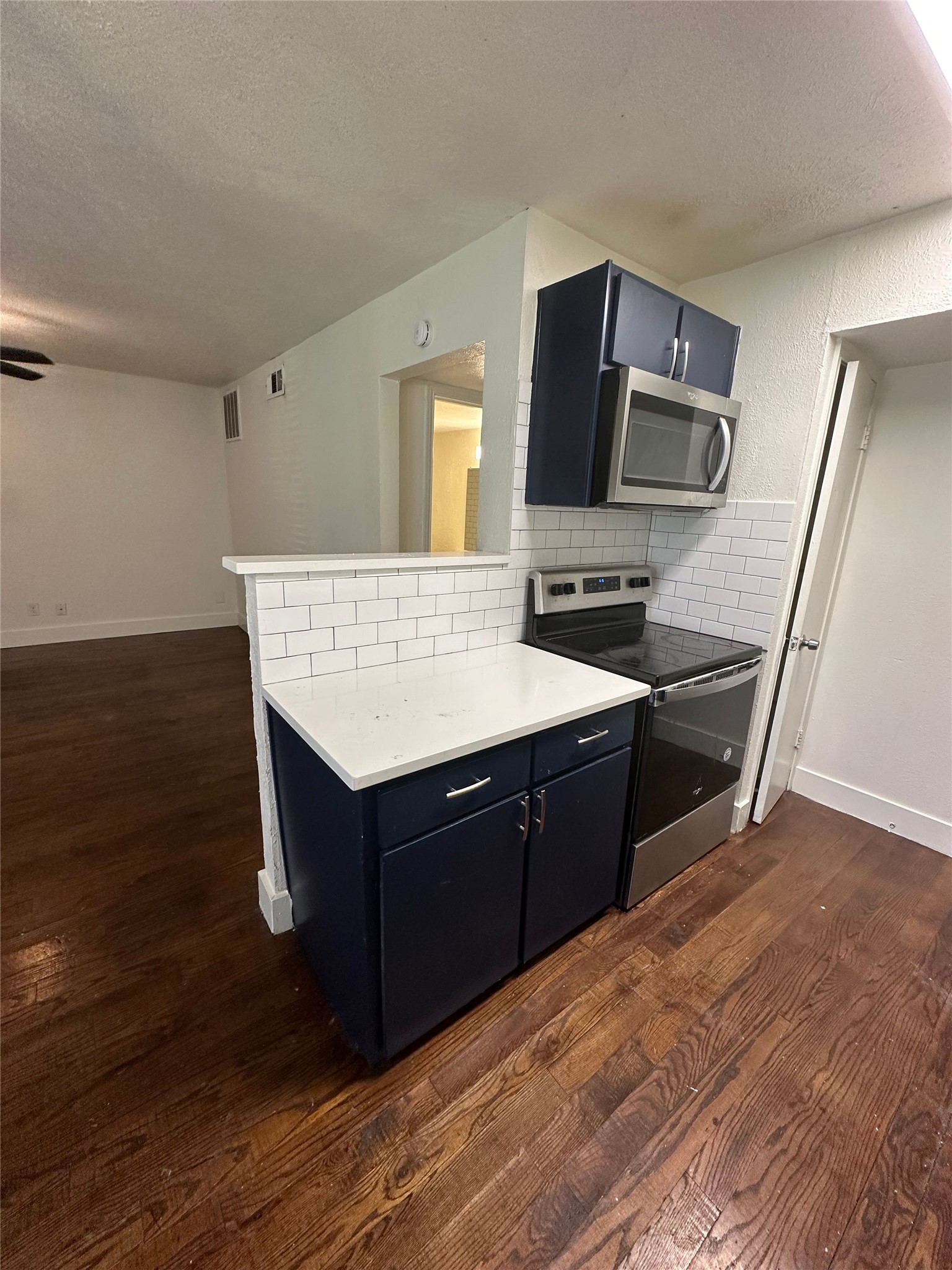 2211 S Vernon Avenue Dallas TX 75224