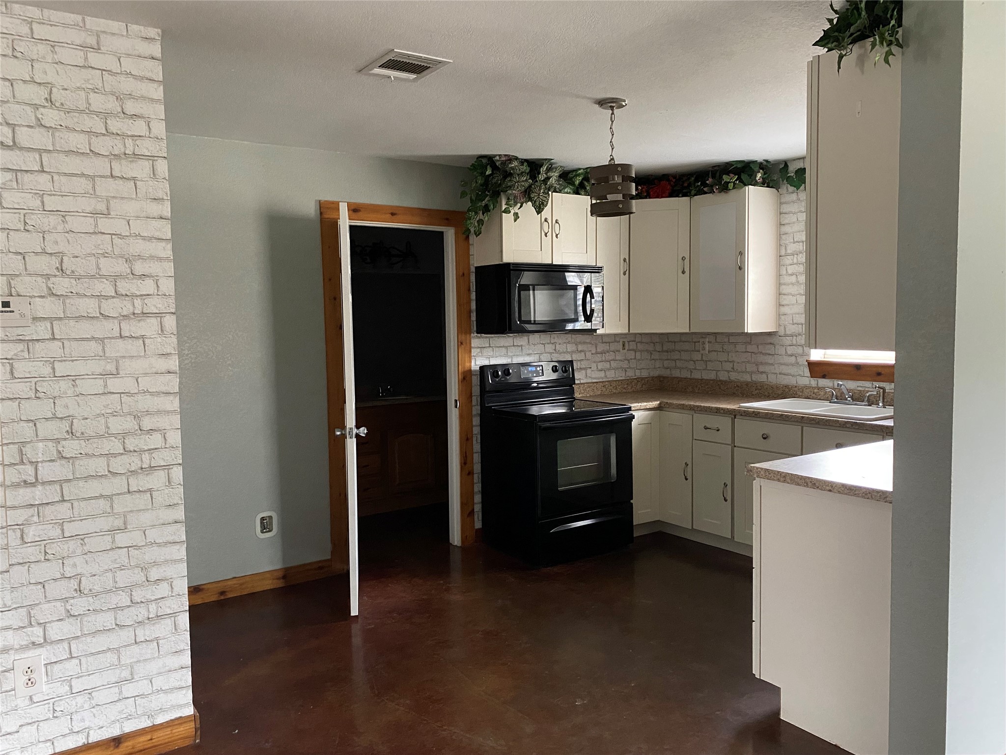 1577 County Road 4757 Boyd TX 76023