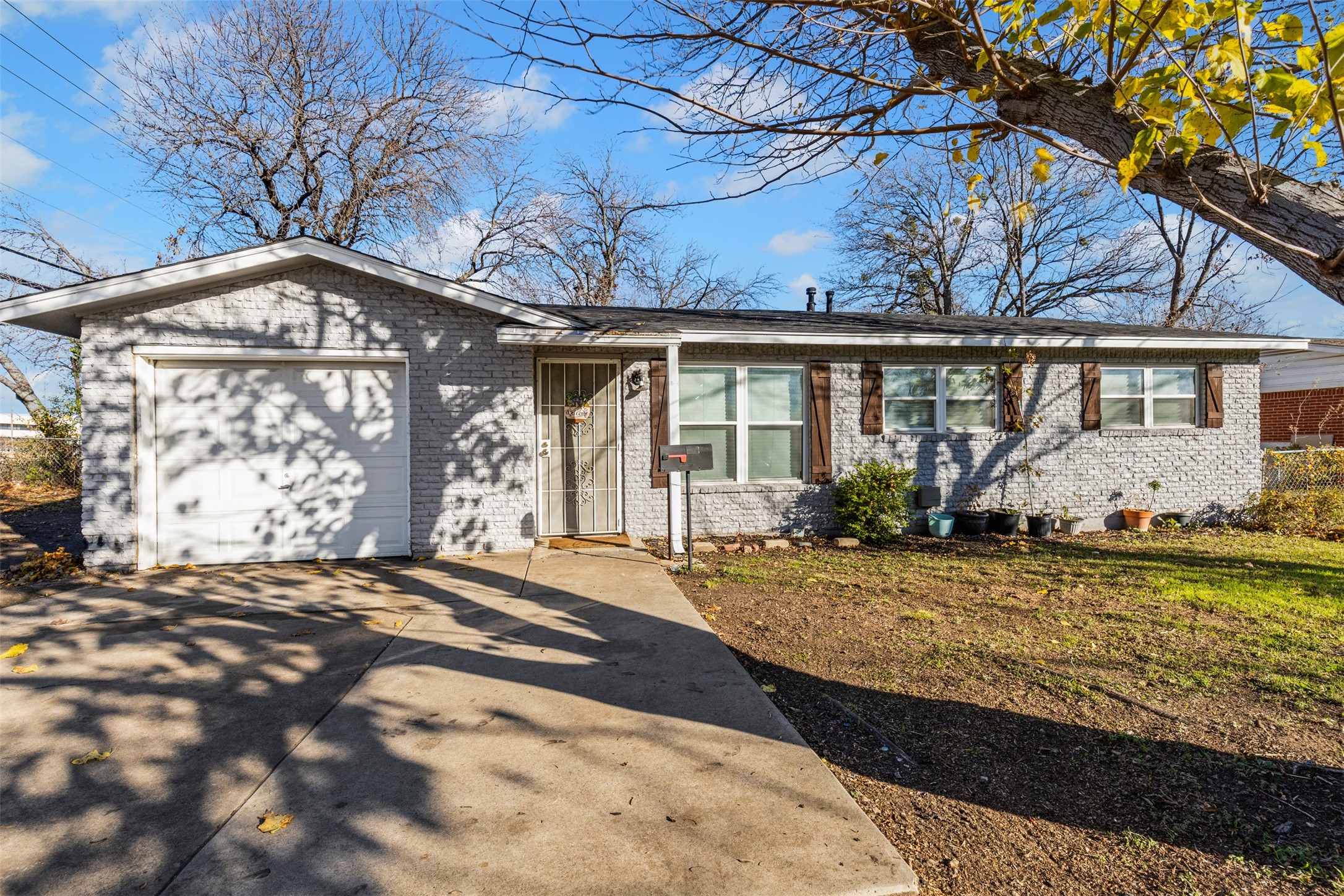 1001 Altamont Drive Fort Worth TX 76106
