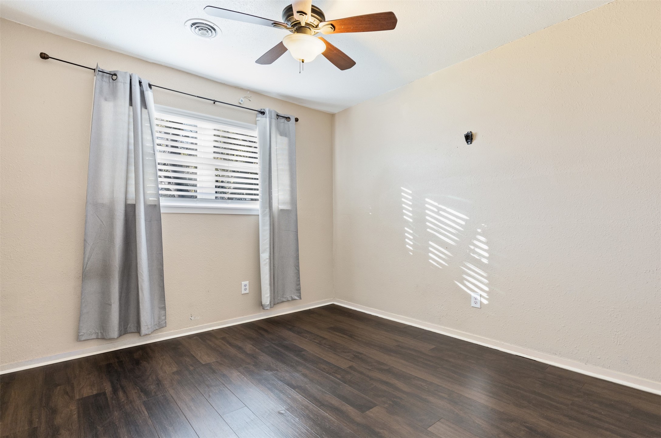 1001 Altamont Drive Fort Worth TX 76106