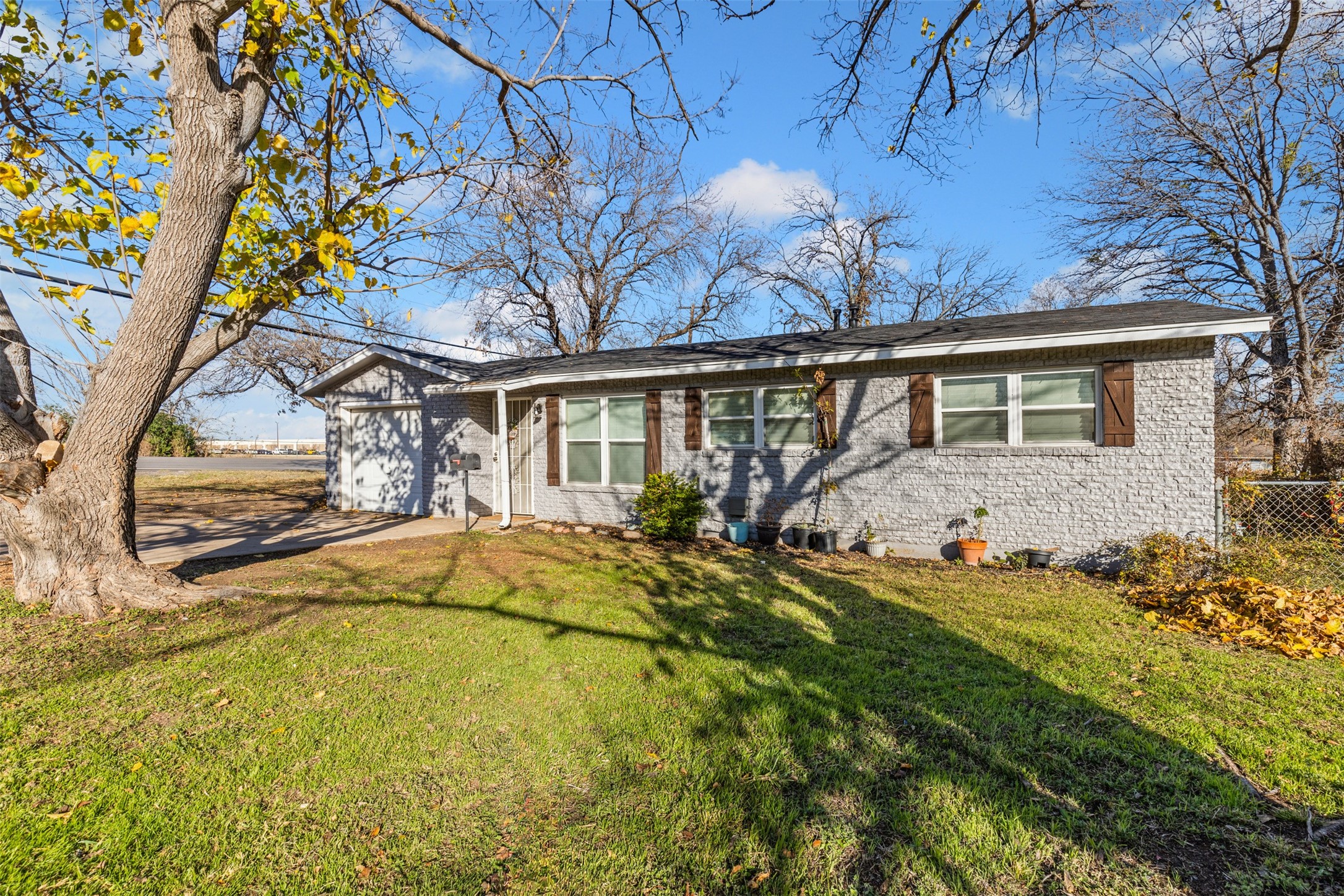 1001 Altamont Drive Fort Worth TX 76106