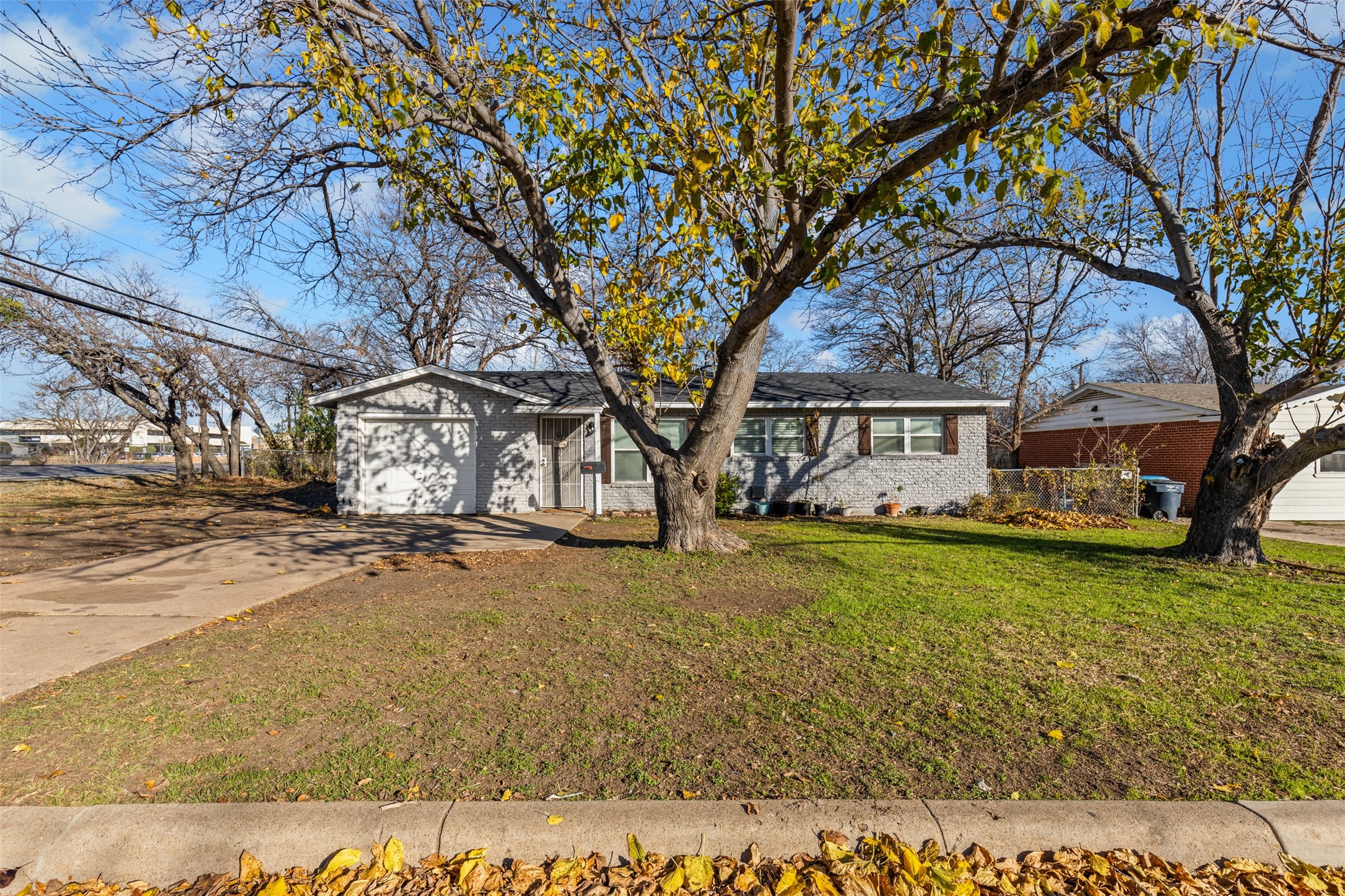 1001 Altamont Drive Fort Worth TX 76106
