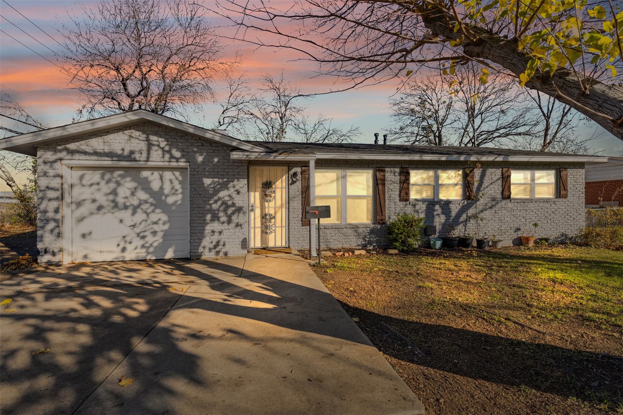 1001 Altamont Drive Fort Worth TX 76106