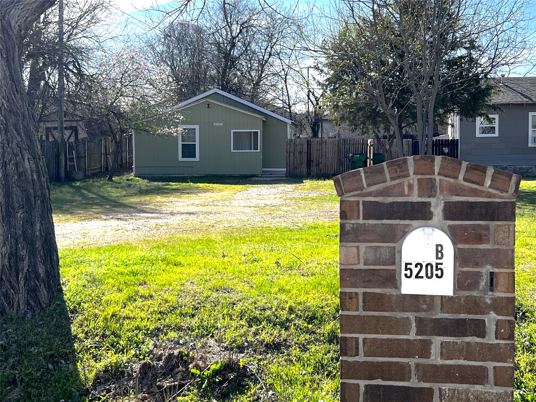 5205 Calloway Street Sansom Park TX 76114