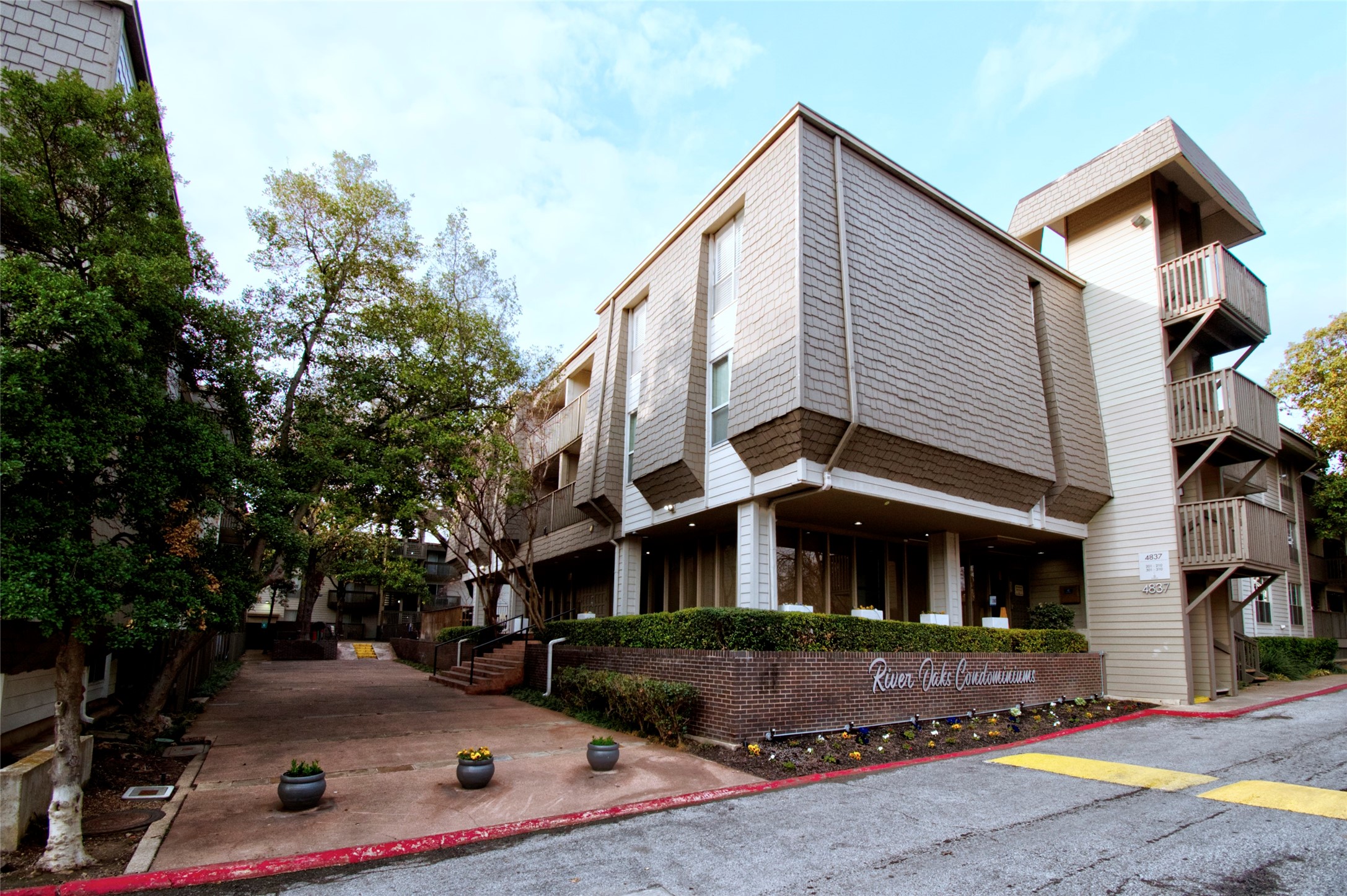 4837 Cedar Springs Road Dallas TX 75219