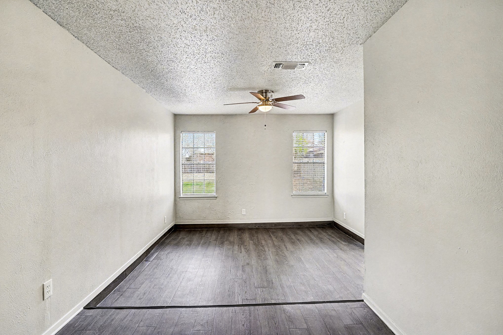 2705 Warren Lane Fort Worth TX 76112