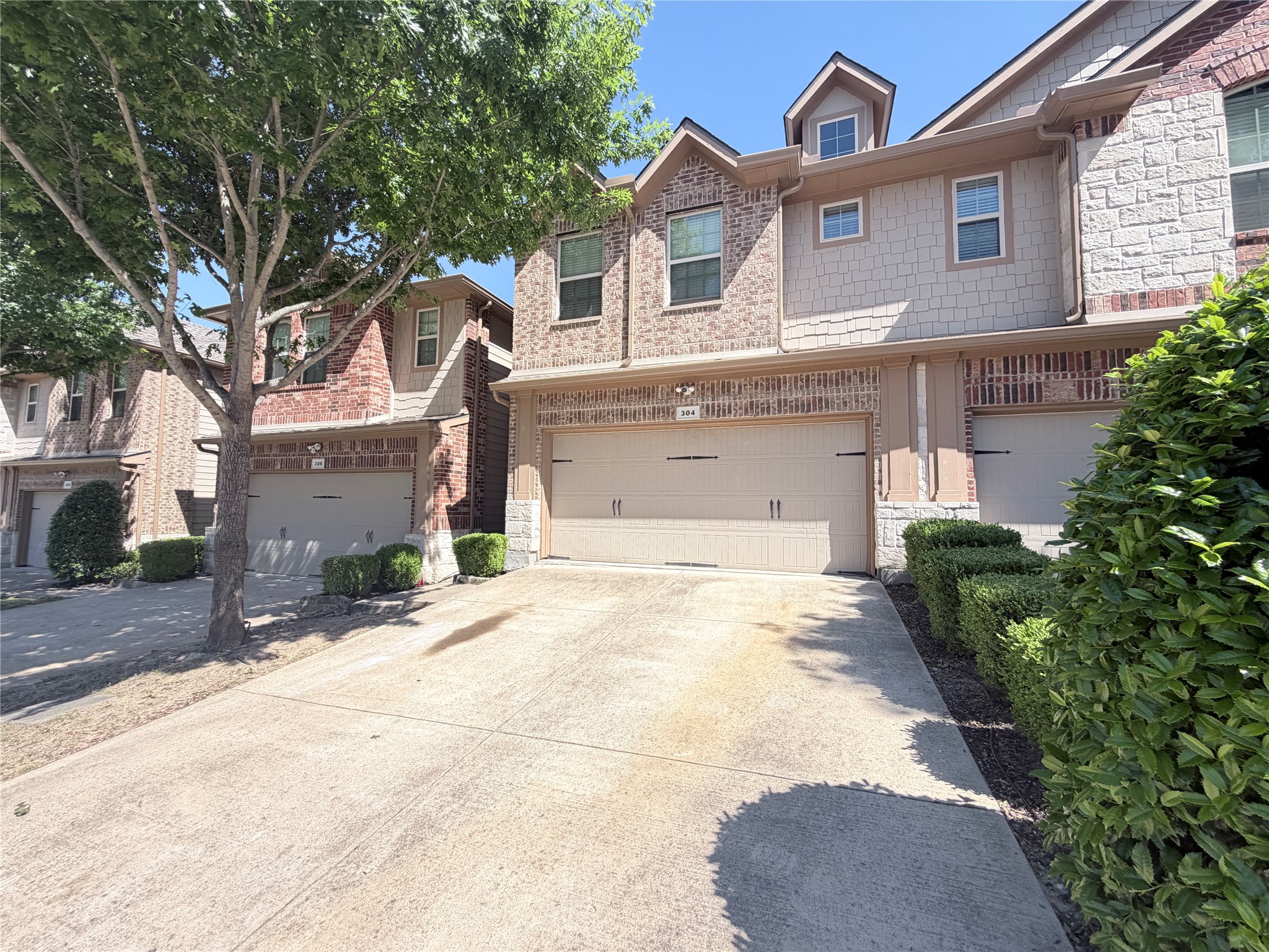 304 Basil Street Garland TX 75040