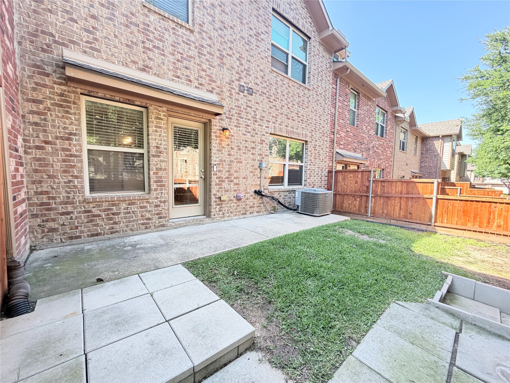 304 Basil Street Garland TX 75040