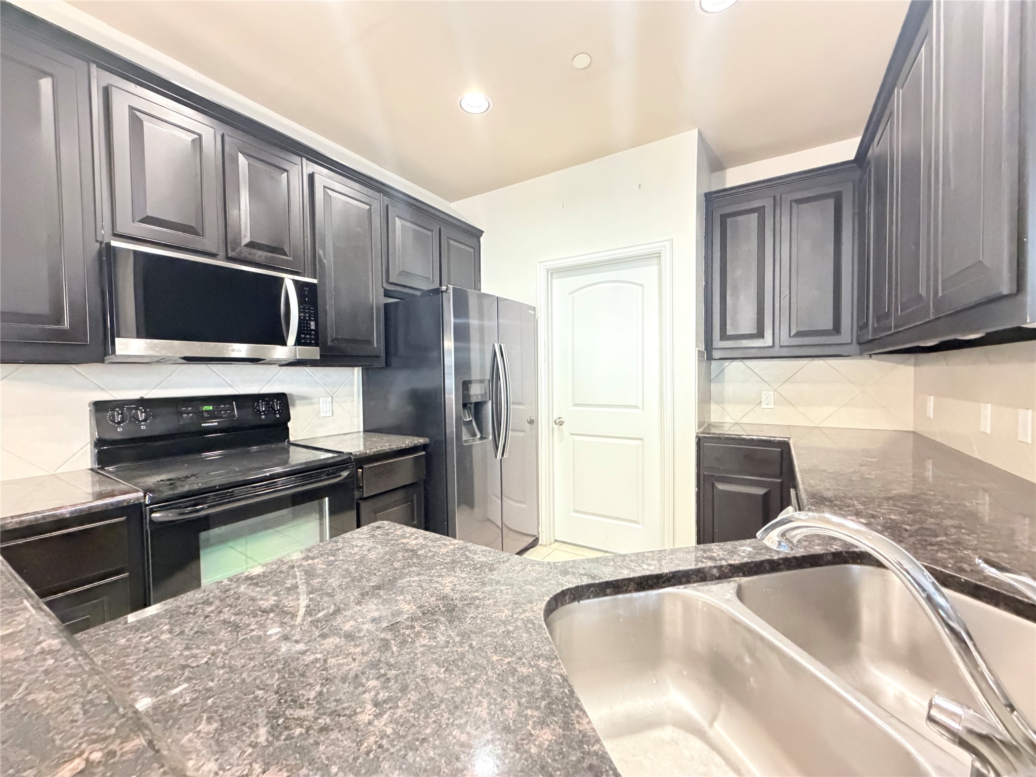 304 Basil Street Garland TX 75040