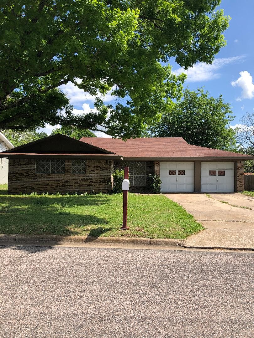 1121 Patricia Drive Sherman TX 75090