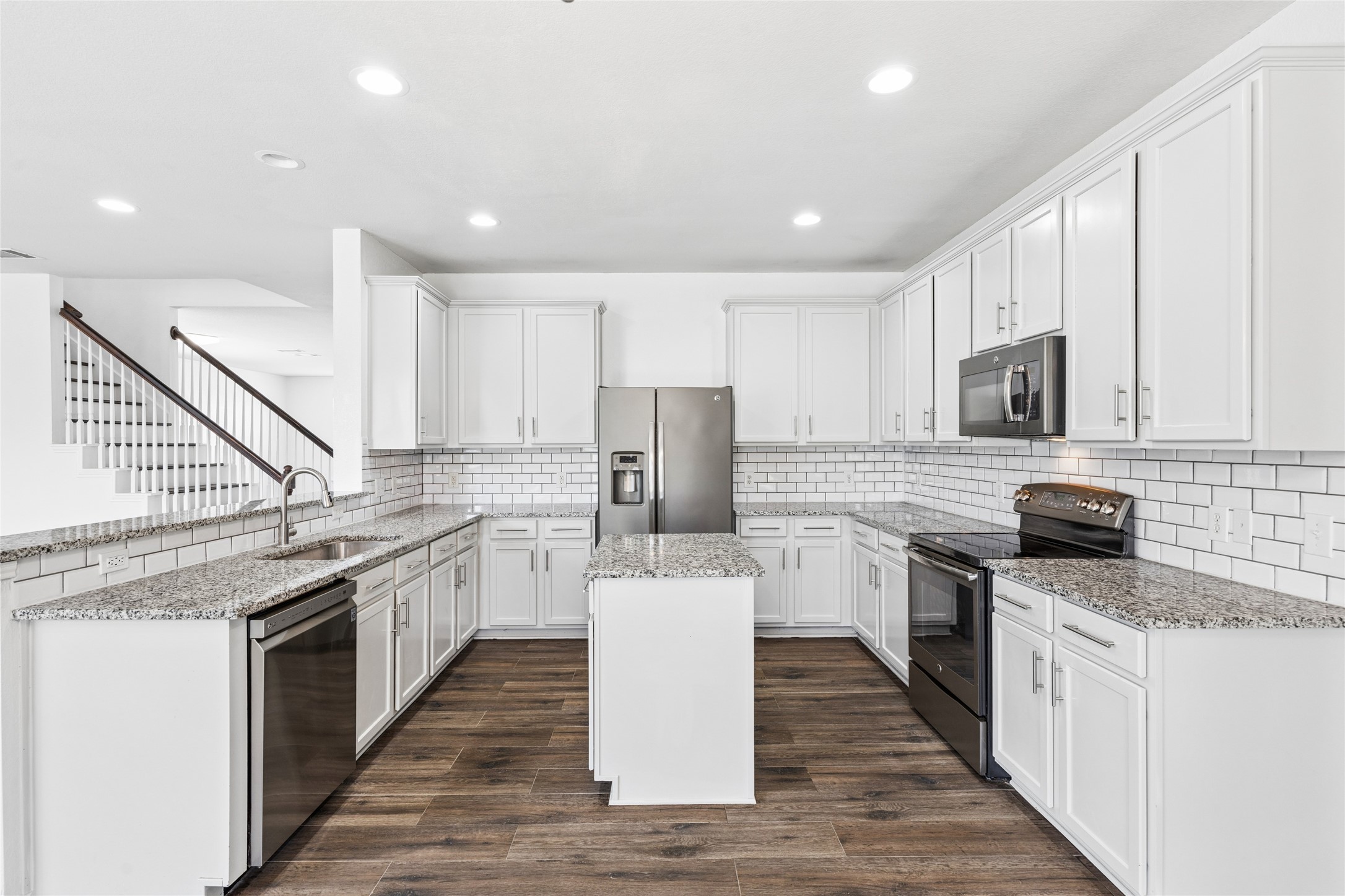 9009 Water Oak Drive Arlington TX 76002
