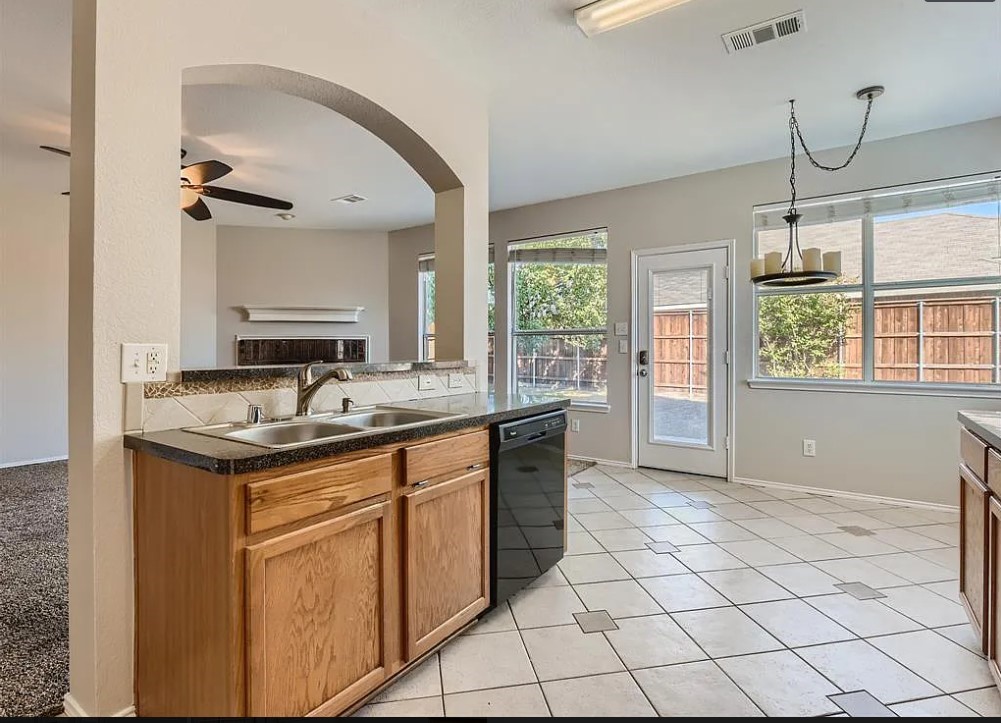850 Warbler Aubrey TX 76227