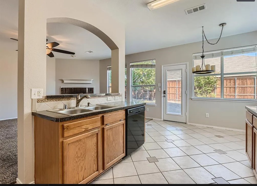 850 Warbler Aubrey TX 76227