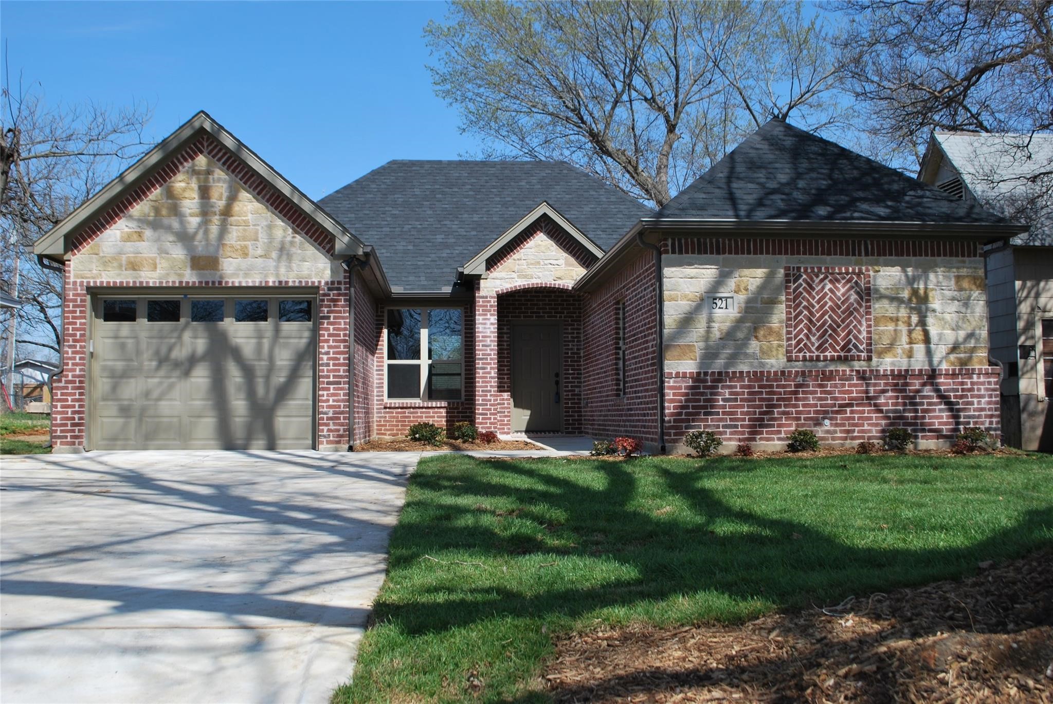 521 W Sears Street Denison TX 75020