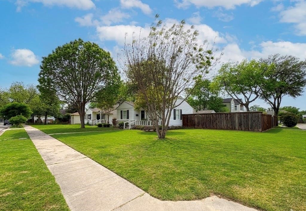 9919 Dresden Dallas TX 75220