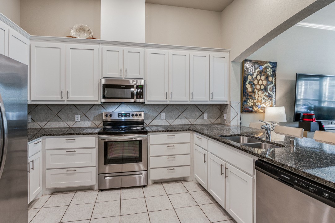 2563 Sarah Lane Lewisville TX 75056