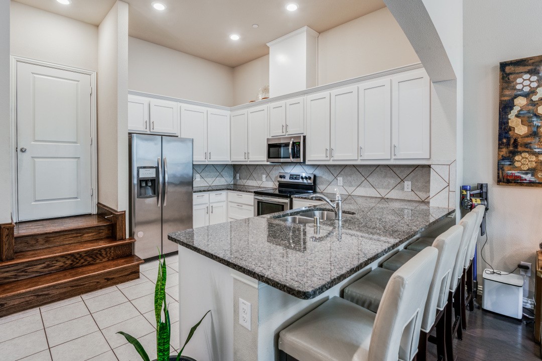 2563 Sarah Lane Lewisville TX 75056