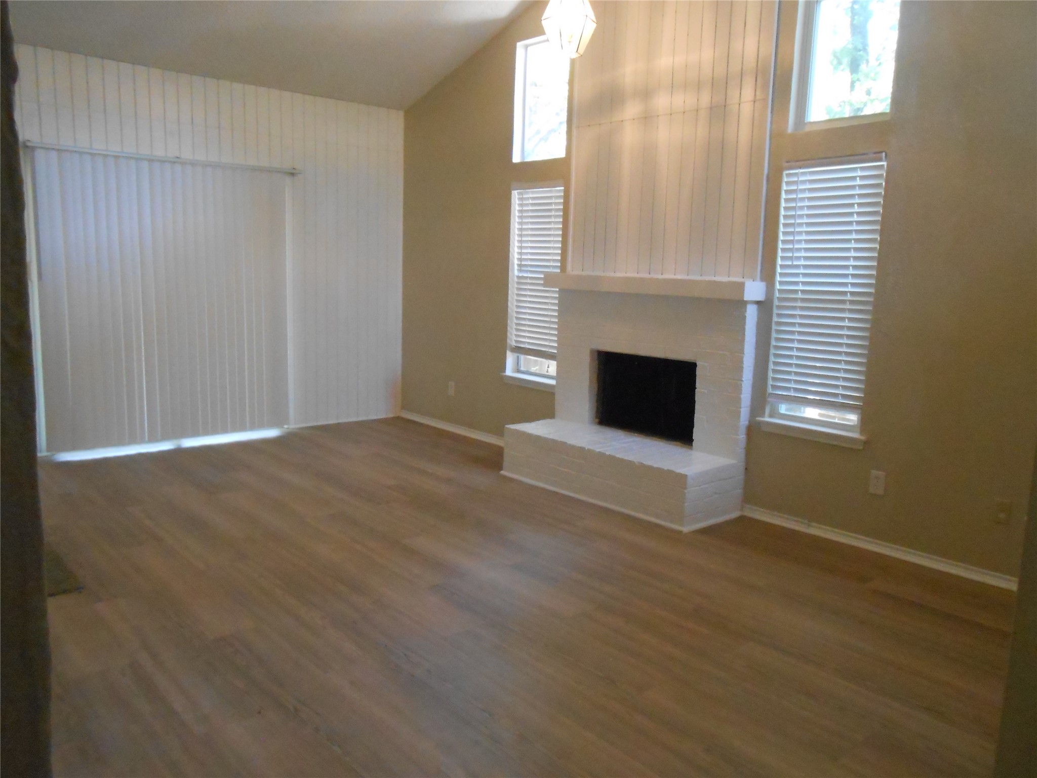 1920 Crooked Lane Fort Worth TX 76112