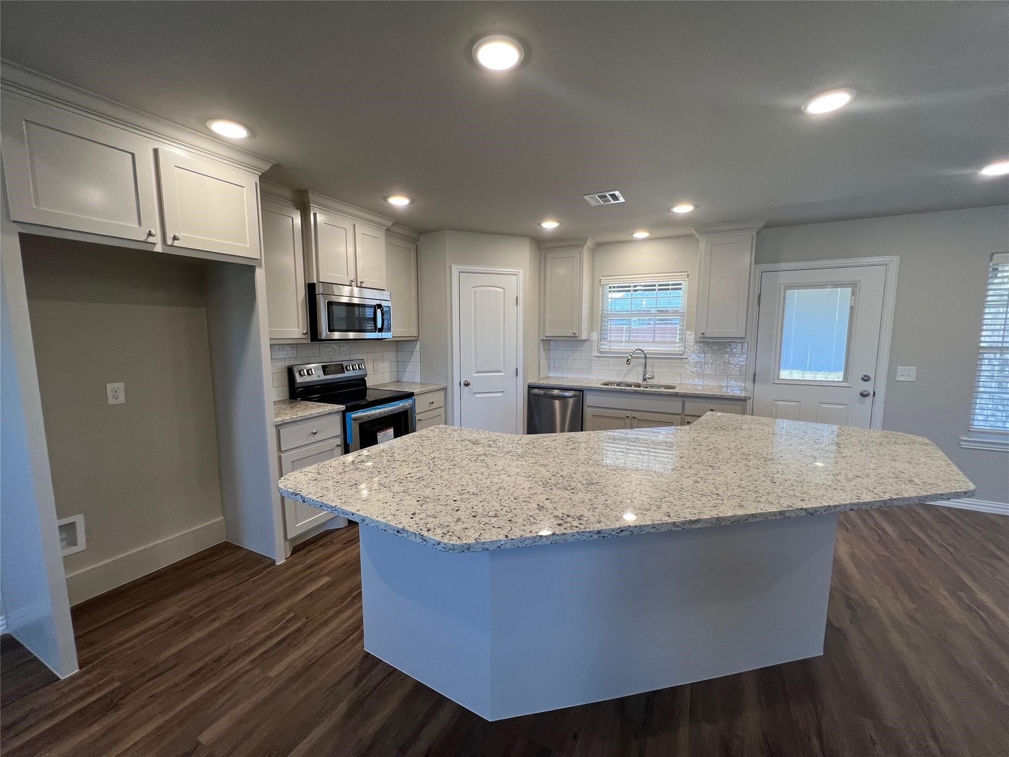 105 Midway Meadows Street Pottsboro TX 75076