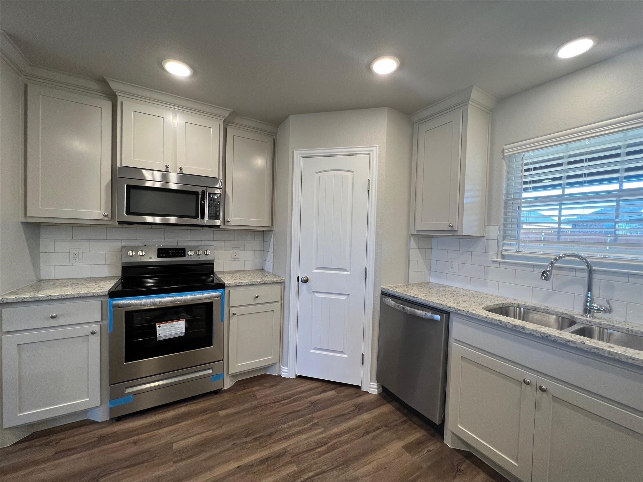 105 Midway Meadows Street Pottsboro TX 75076
