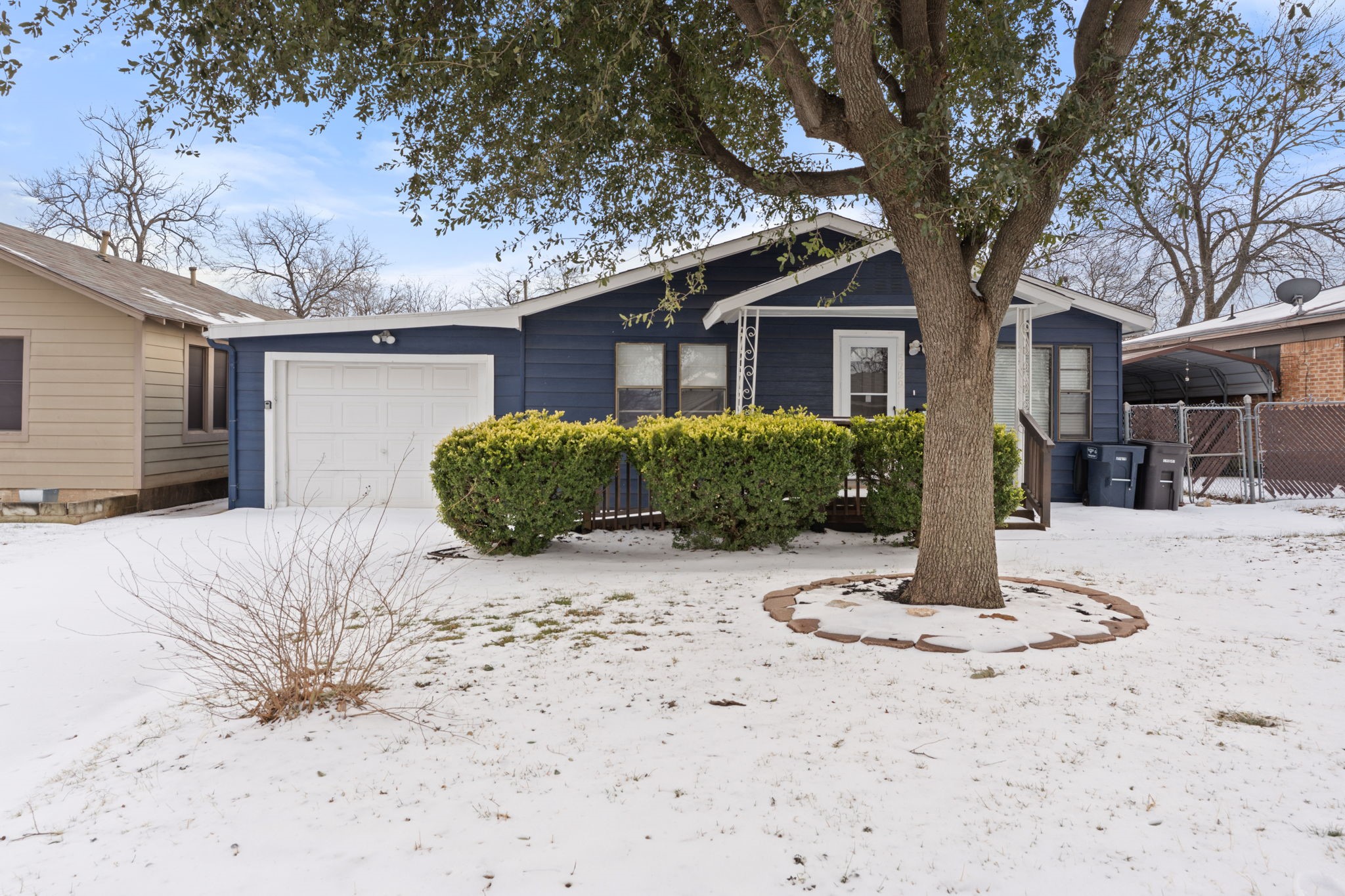 5729 Blackmore Avenue Fort Worth TX 76107