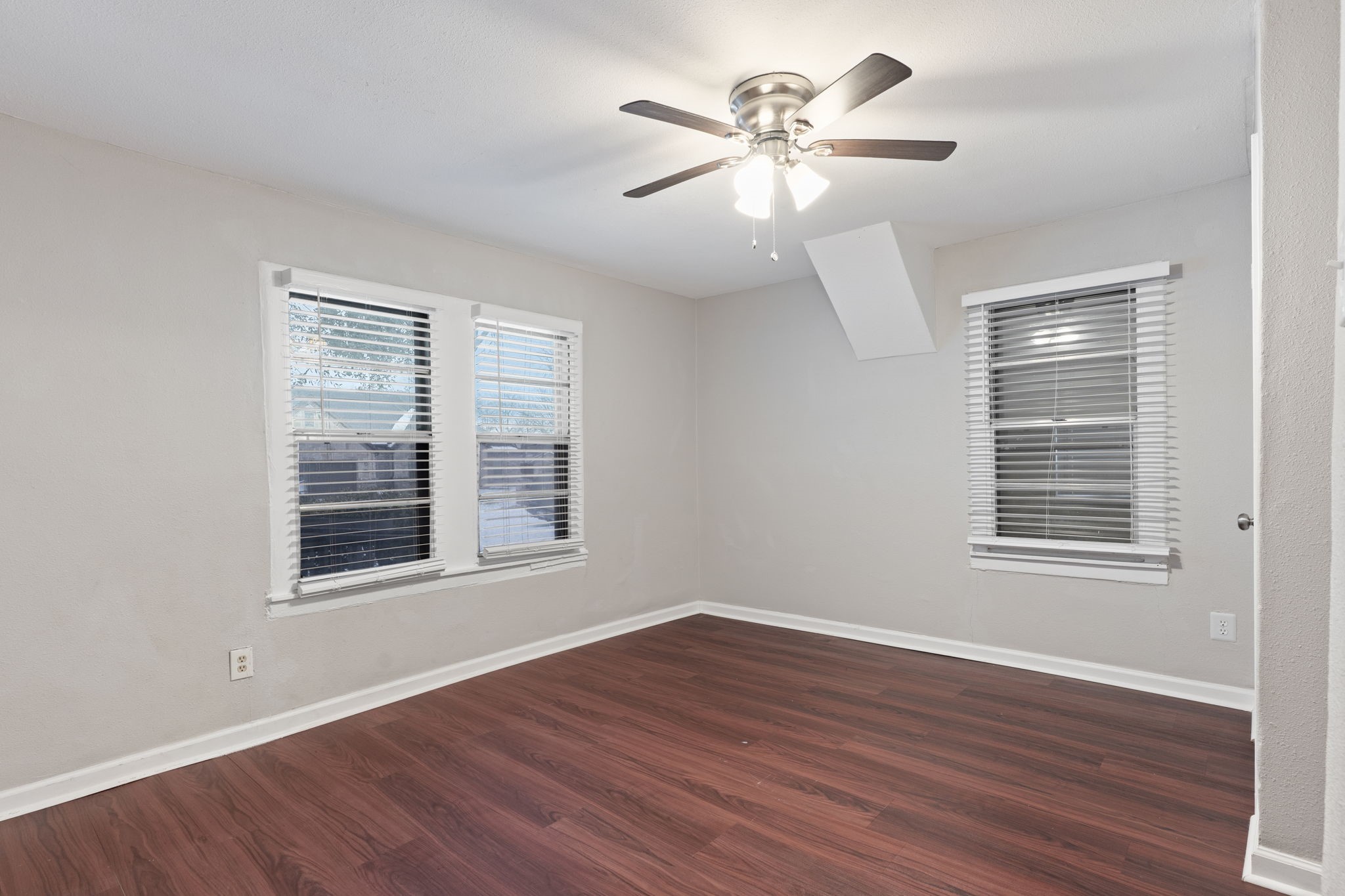 5729 Blackmore Avenue Fort Worth TX 76107
