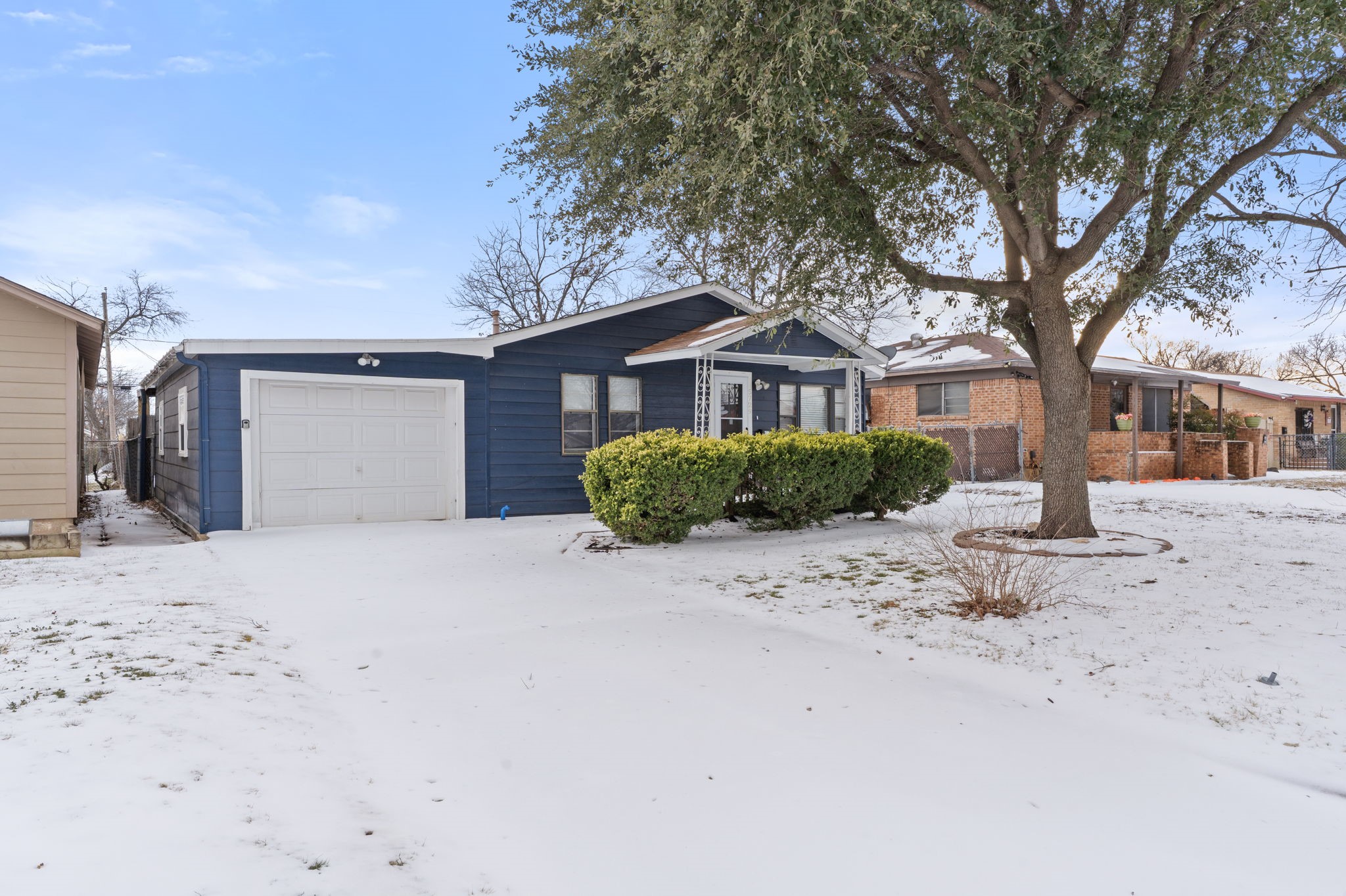 5729 Blackmore Avenue Fort Worth TX 76107