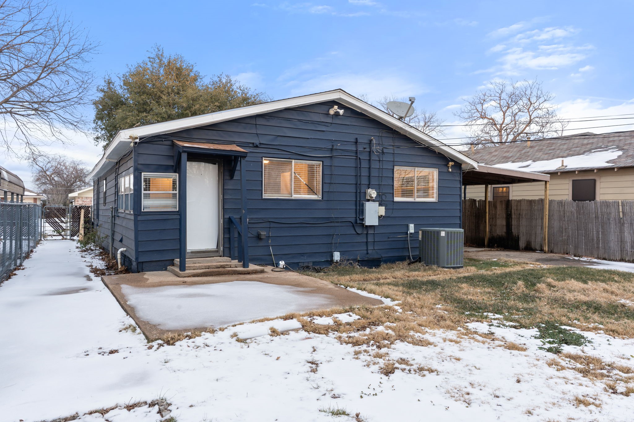 5729 Blackmore Avenue Fort Worth TX 76107