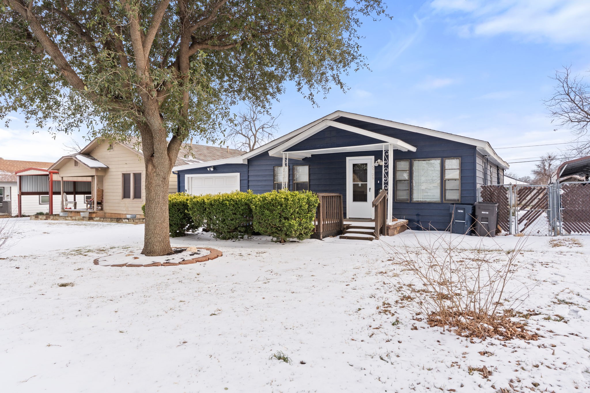 5729 Blackmore Avenue Fort Worth TX 76107