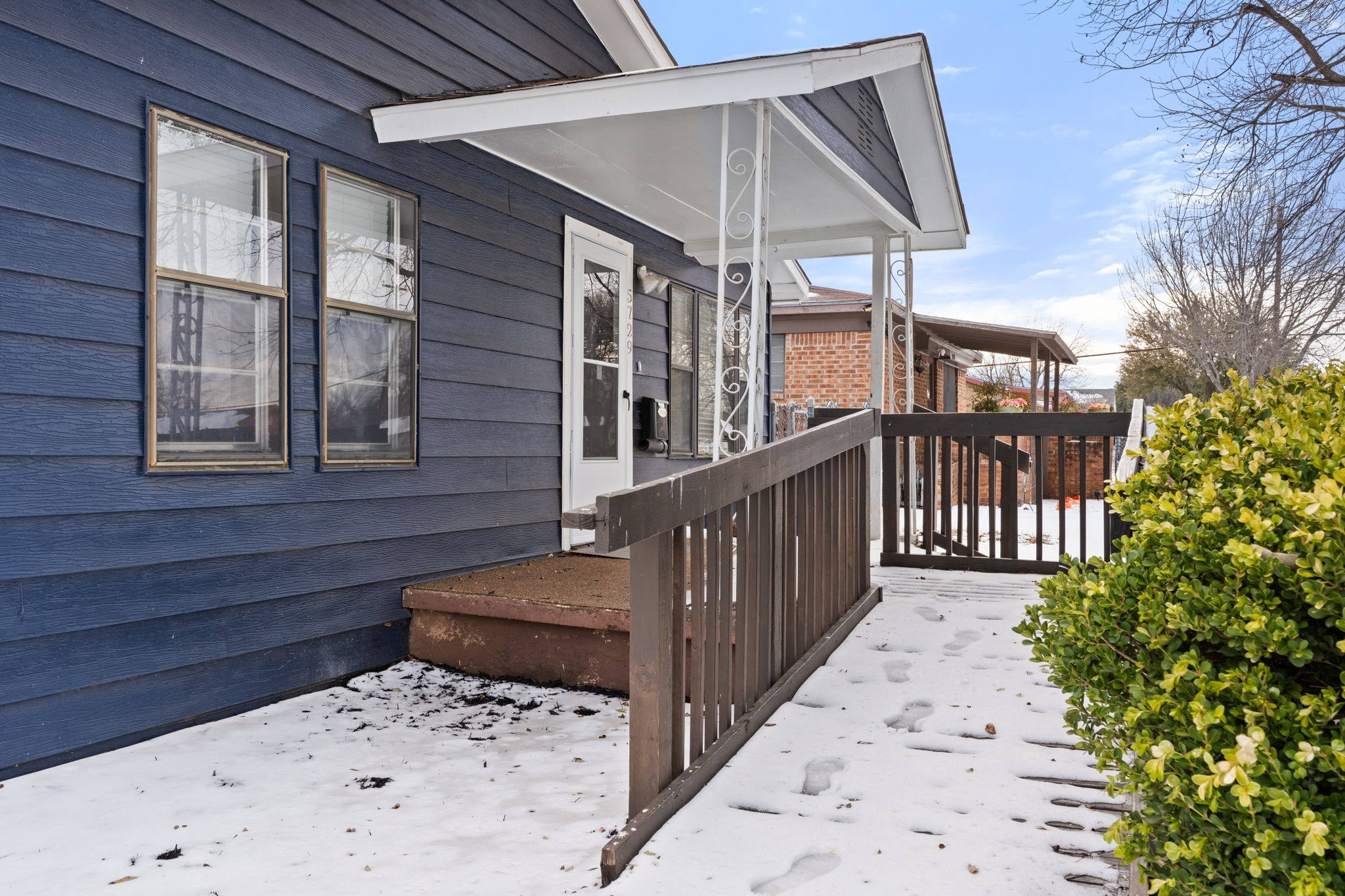 5729 Blackmore Avenue Fort Worth TX 76107