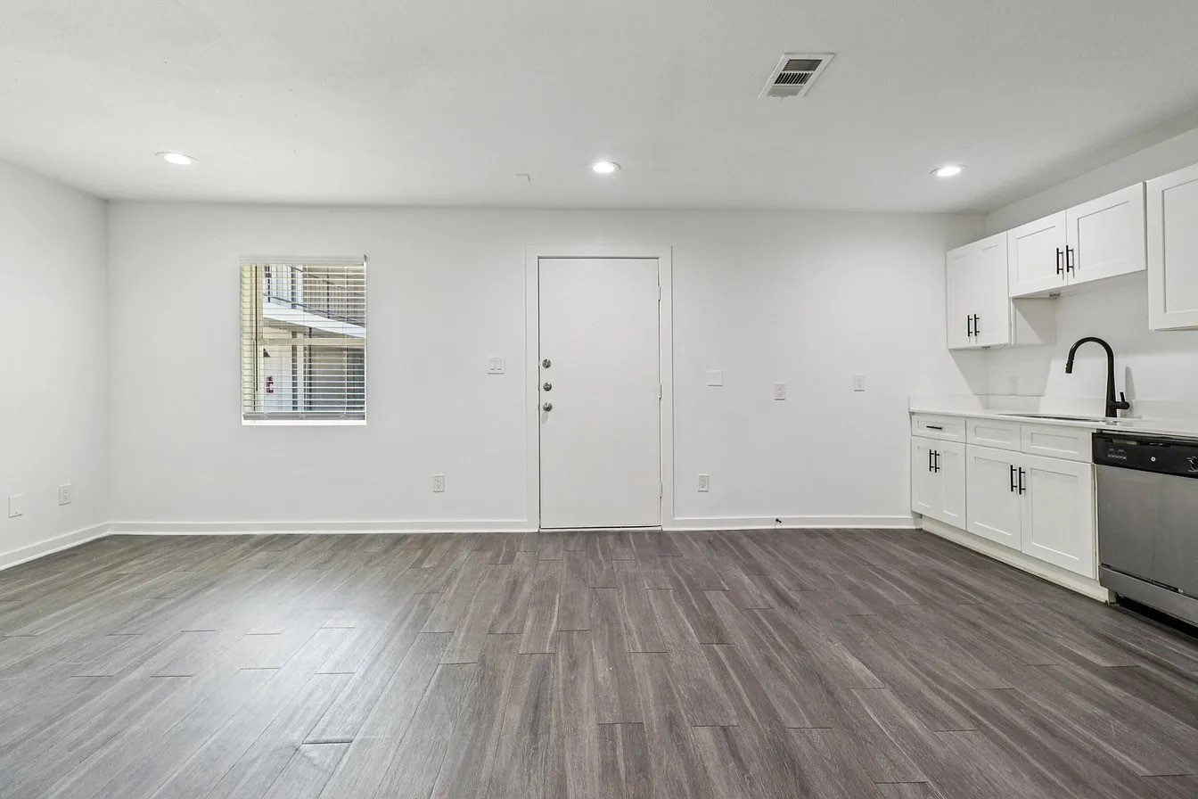 321 E 8th Street Dallas TX 75203