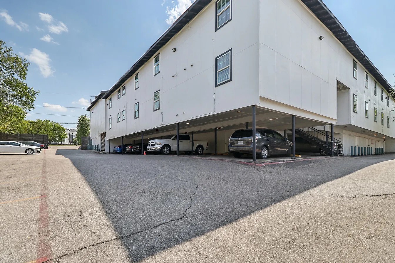 321 E 8th Street Dallas TX 75203