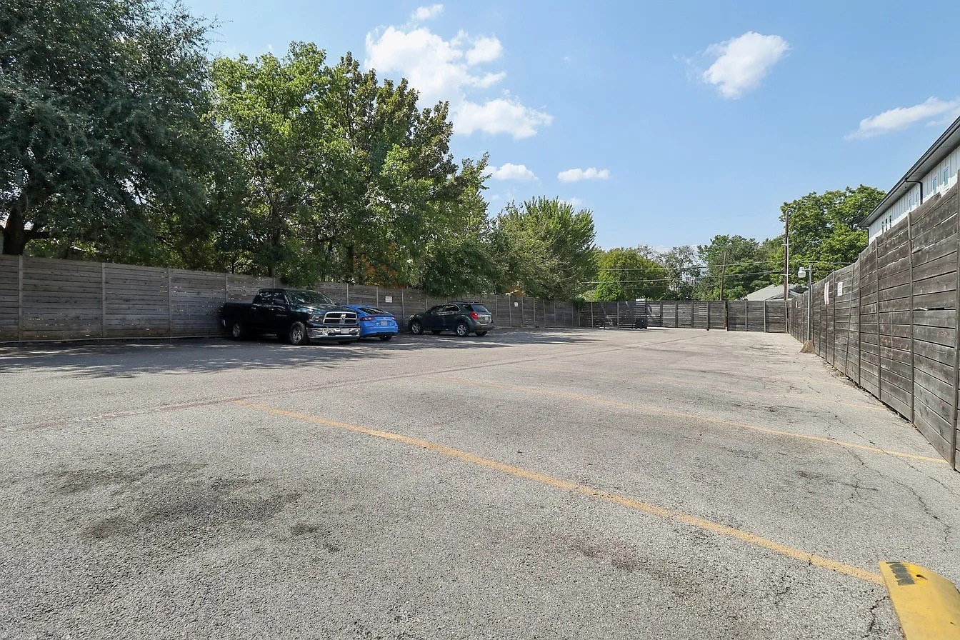 321 E 8th Street Dallas TX 75203