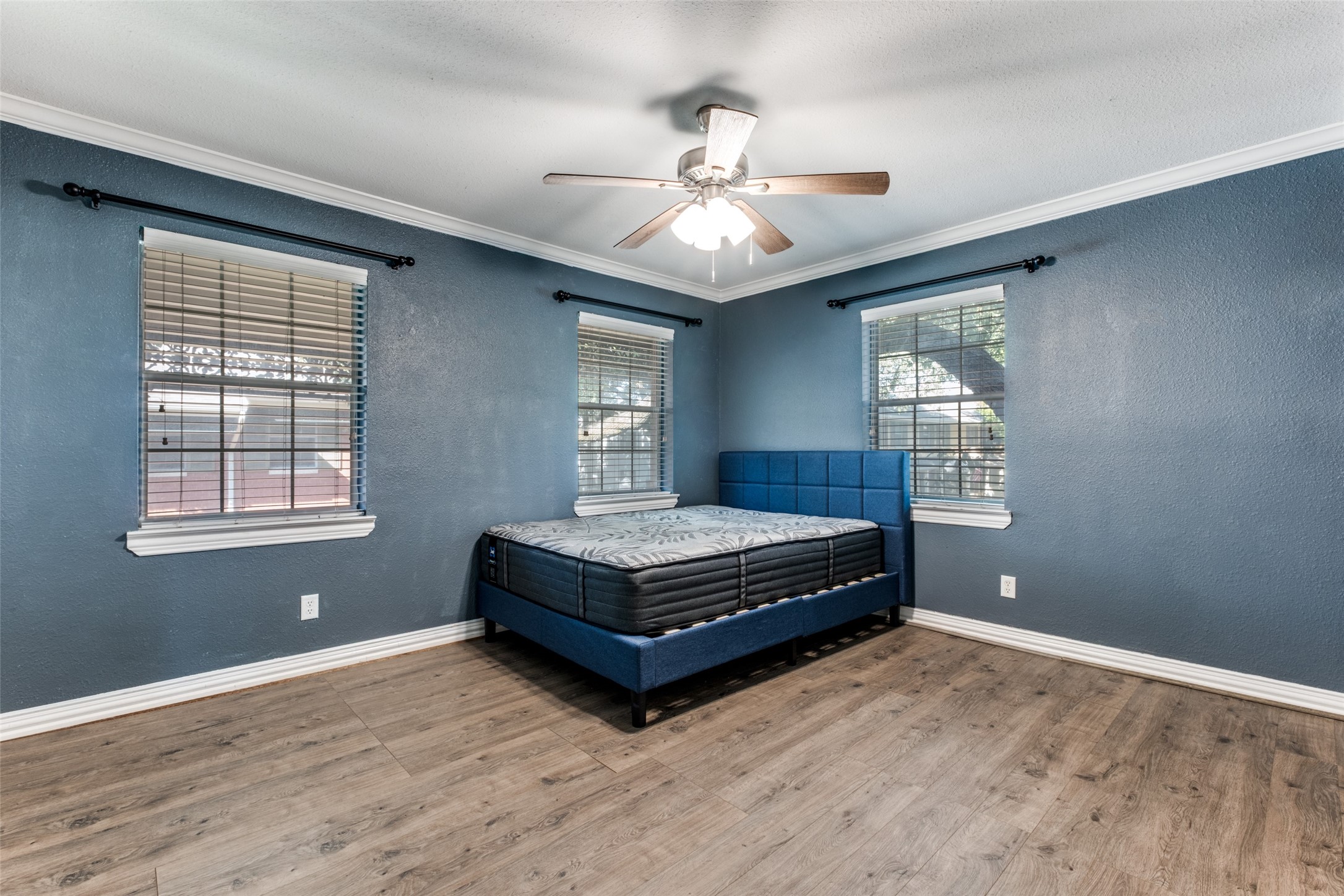 4703 Bradford Drive Dallas TX 75219