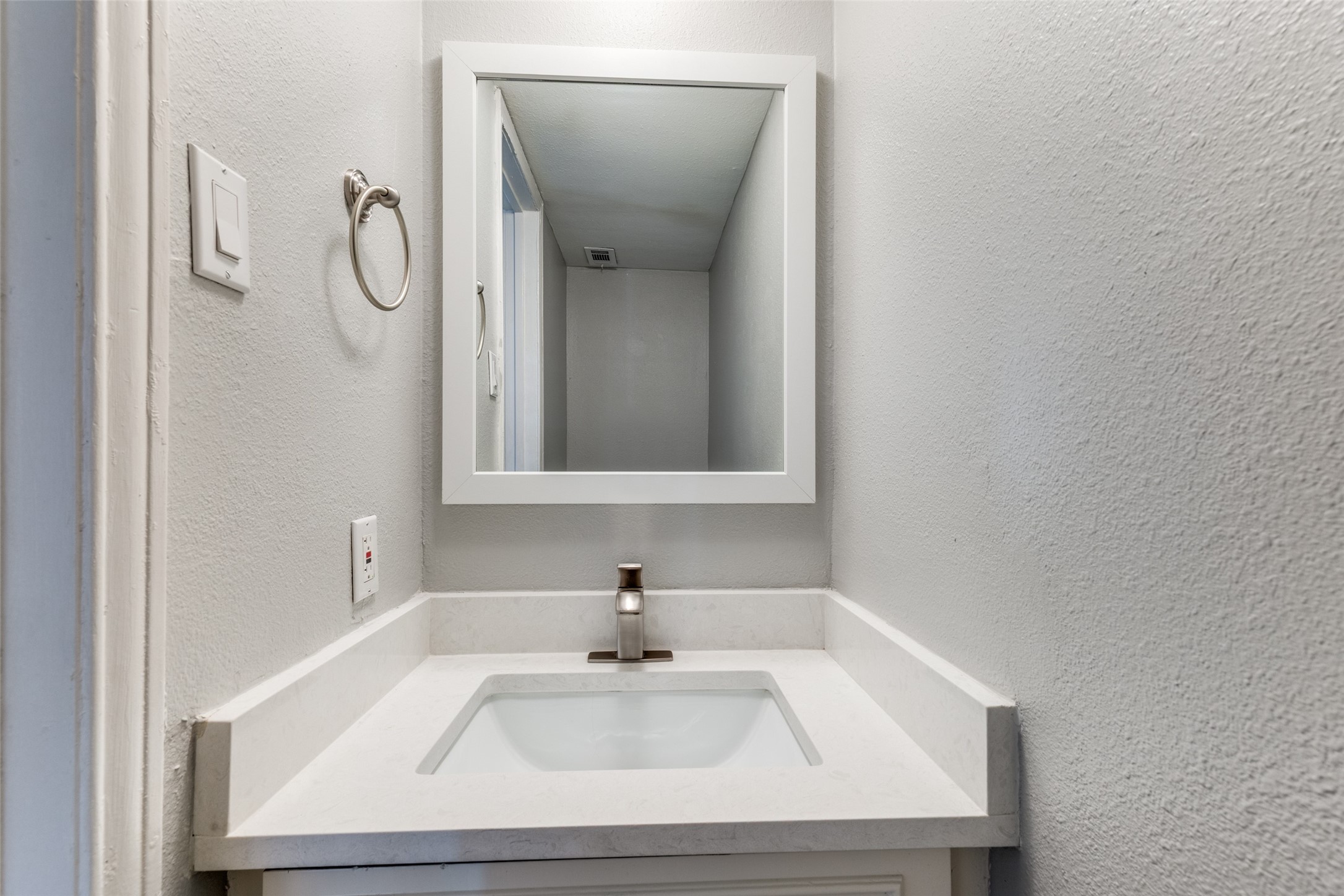 15909 Archwood Lane Dallas TX 75248