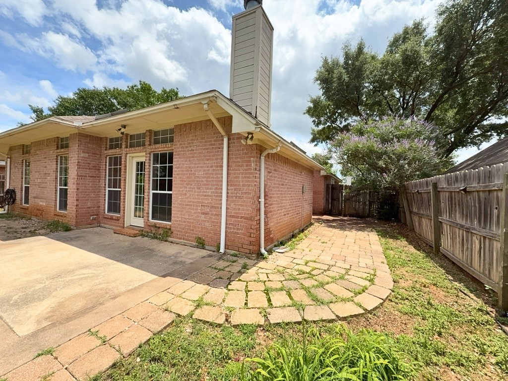 9091 San Joaquin Trail Fort Worth TX 76118