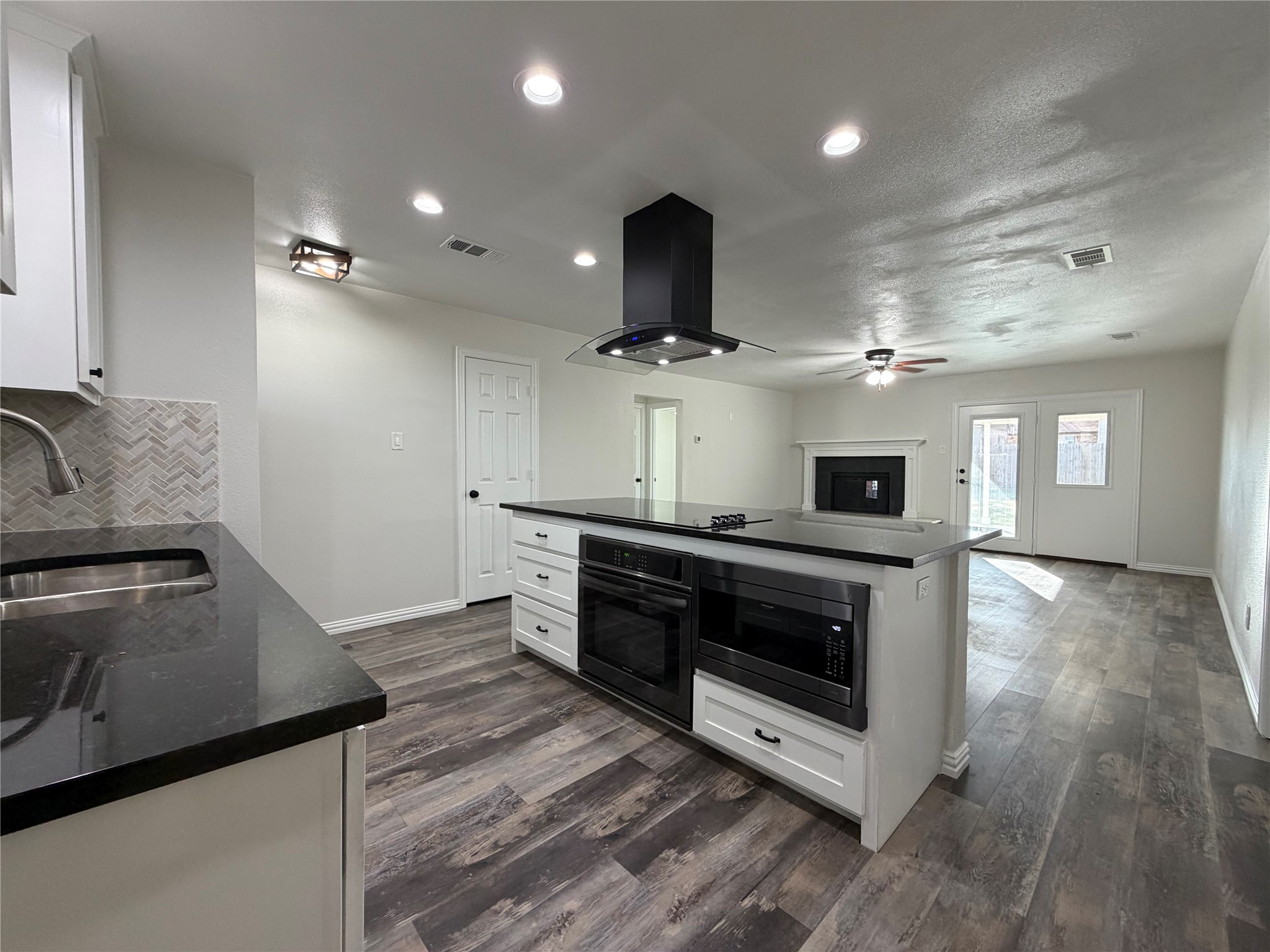 420 Opal Street Saginaw TX 76179