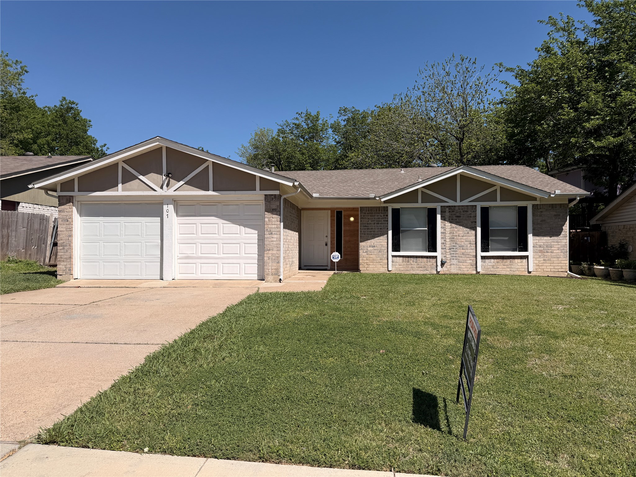 107 Hidalgo Lane Arlington TX 76014