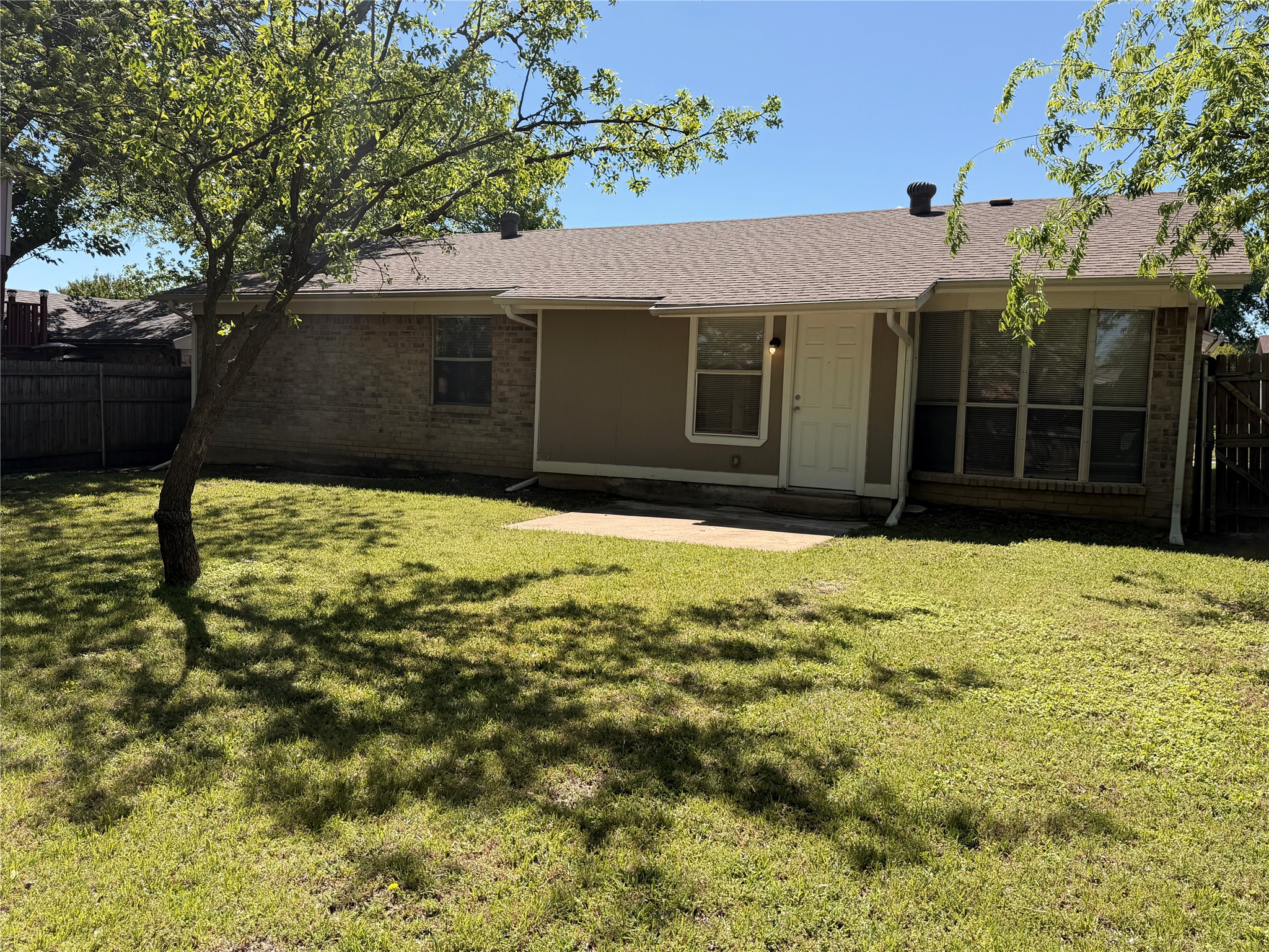 107 Hidalgo Lane Arlington TX 76014