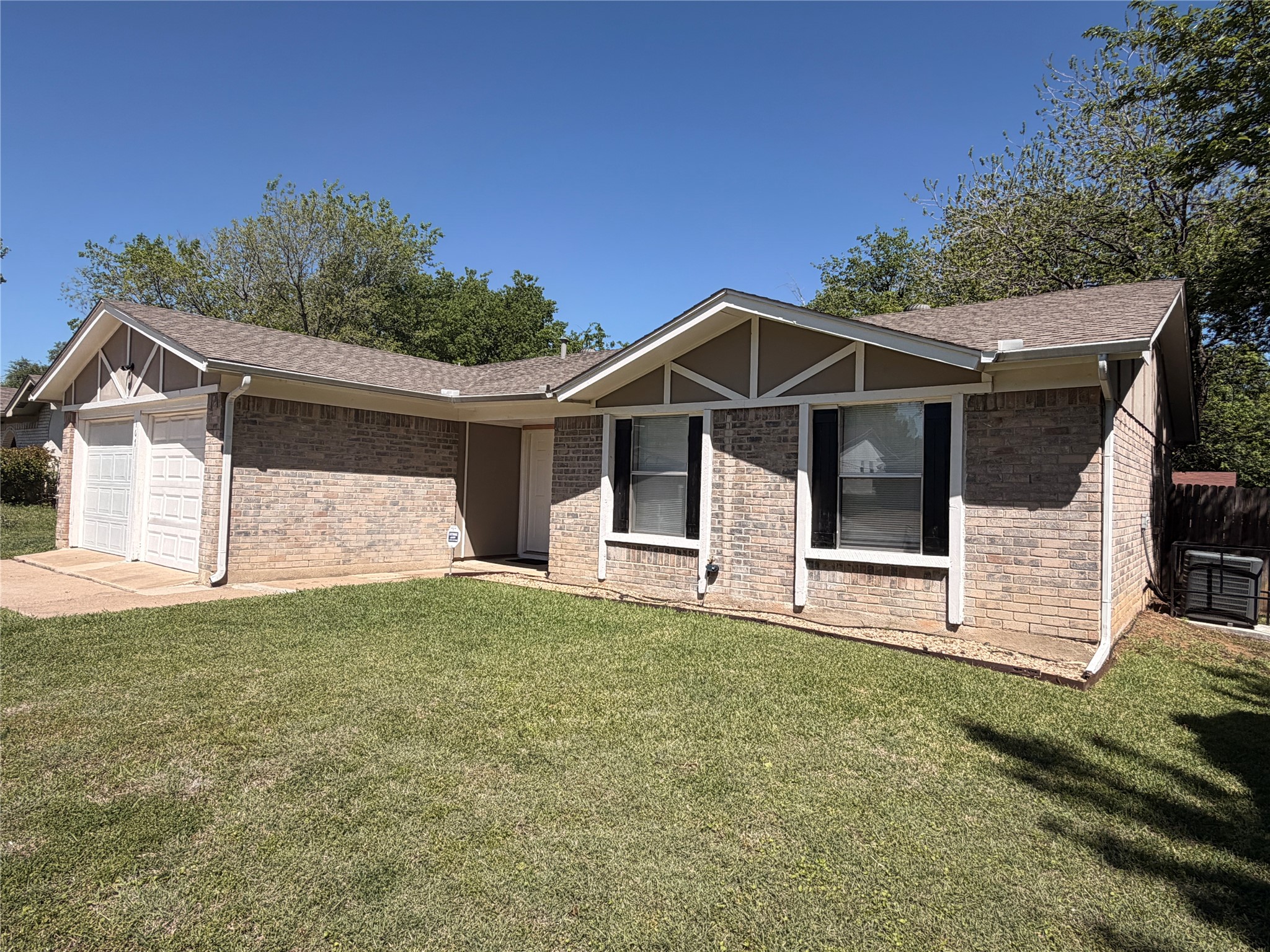 107 Hidalgo Lane Arlington TX 76014