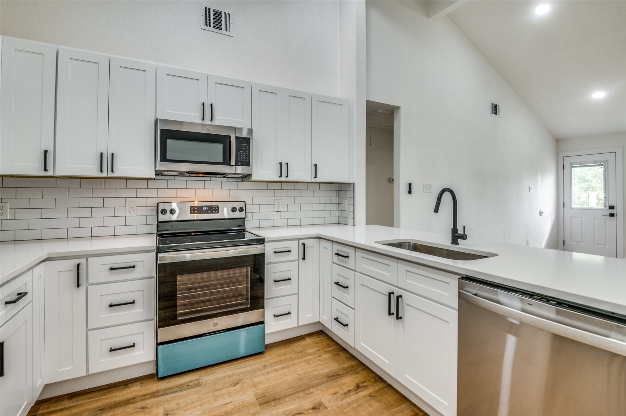 1108 Highpoint Road Bedford TX 76022