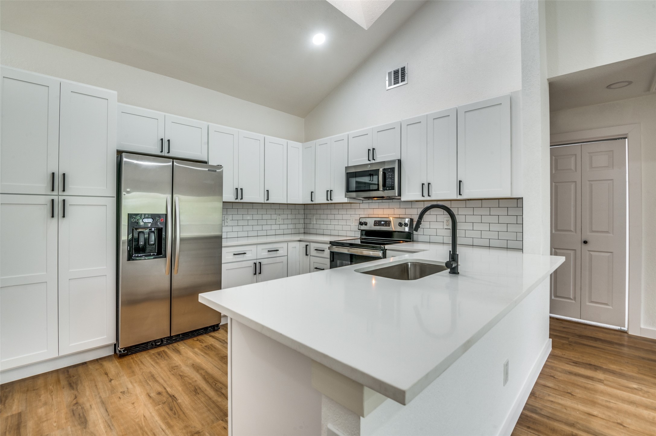 1108 Highpoint Road Bedford TX 76022