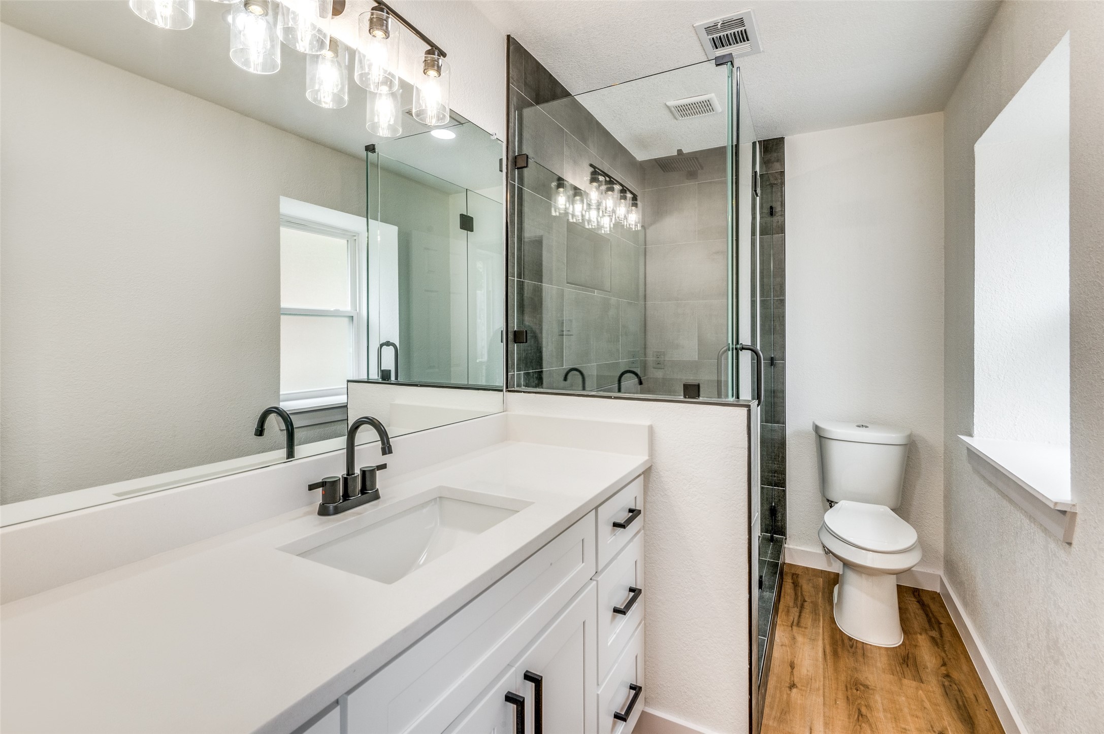 1108 Highpoint Road Bedford TX 76022