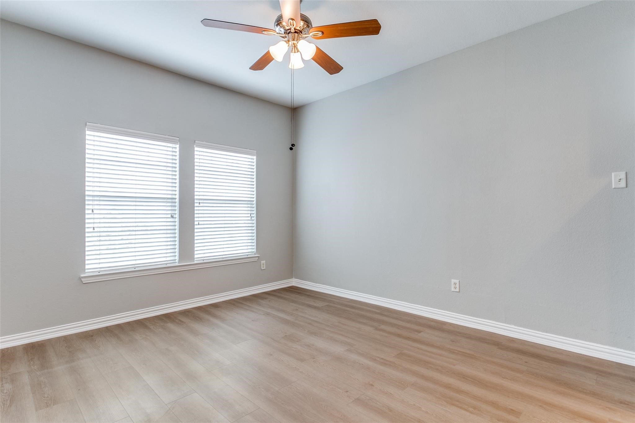 3725 Vienna Street Irving TX 75038