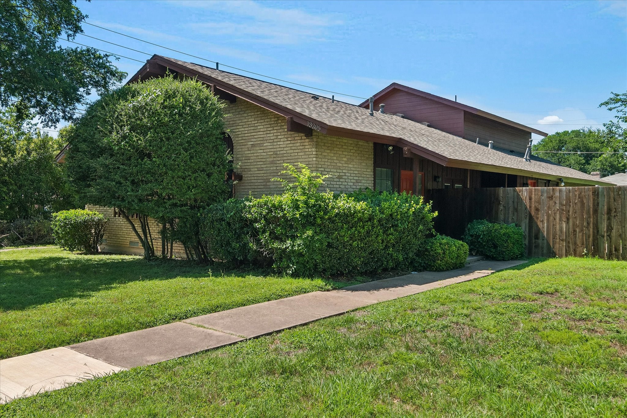 13203 - 13205 Kit Lane Dallas TX 75240