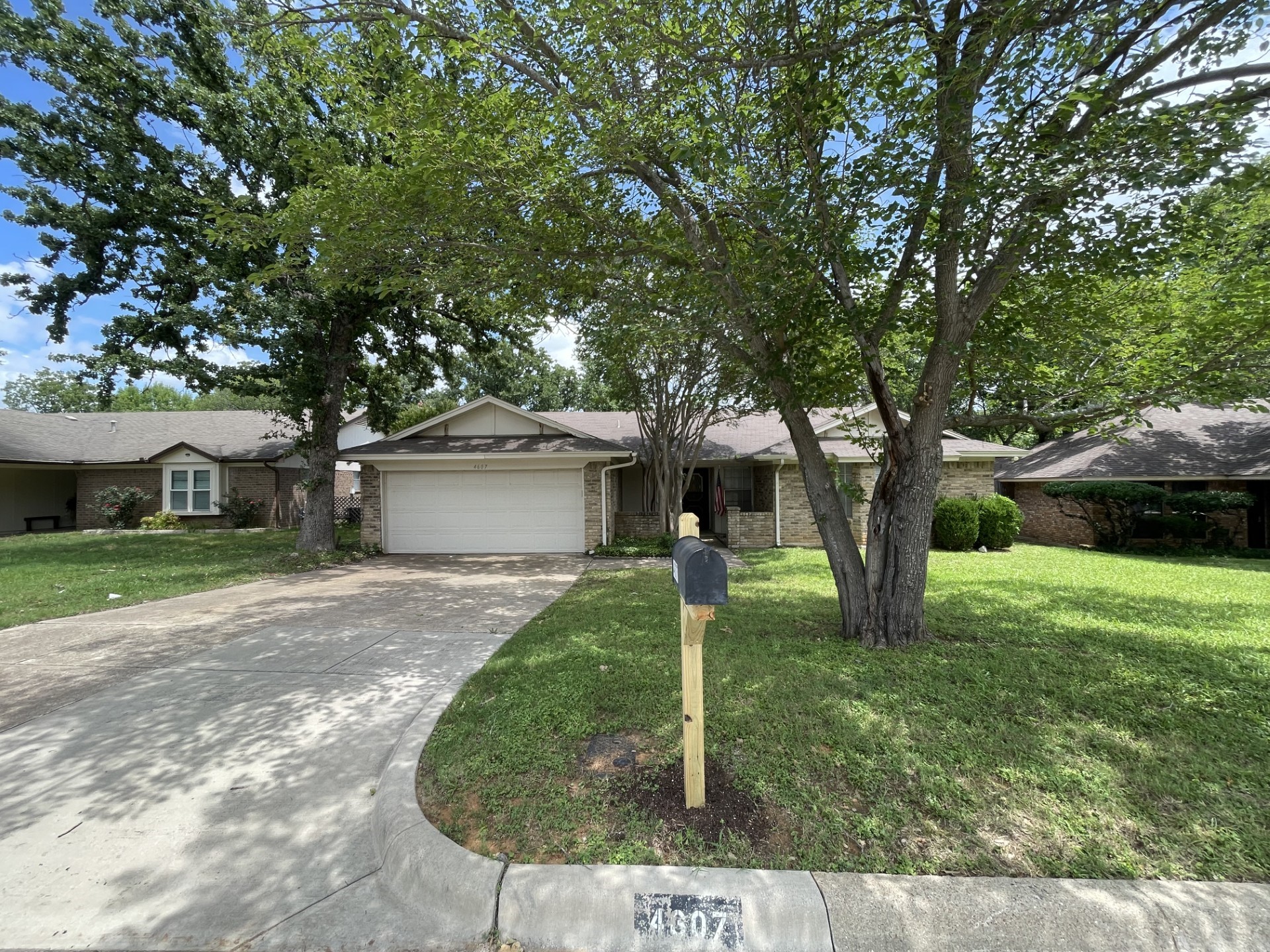 4607 Andalusia Trail Arlington TX 76017