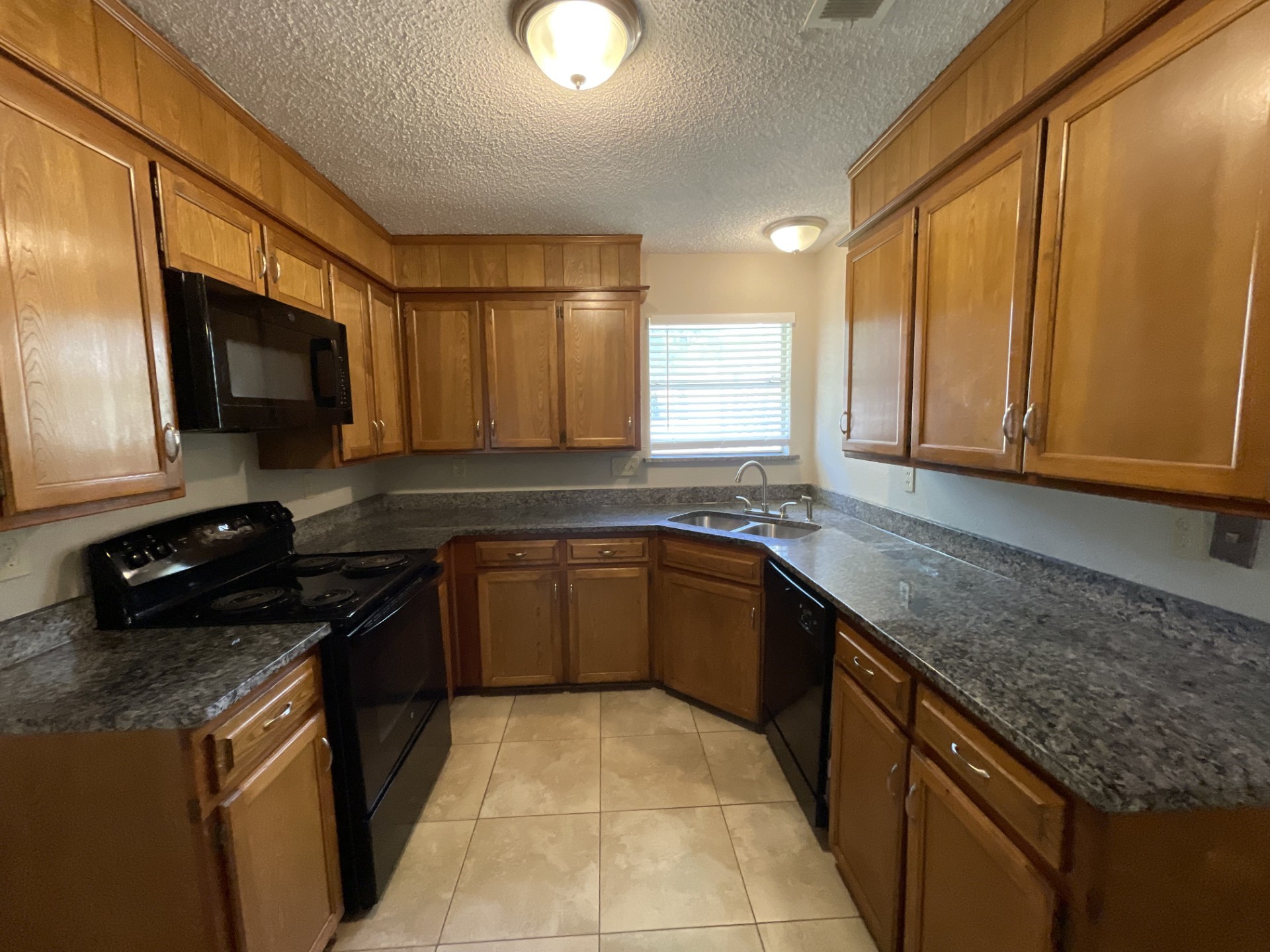 4607 Andalusia Trail Arlington TX 76017