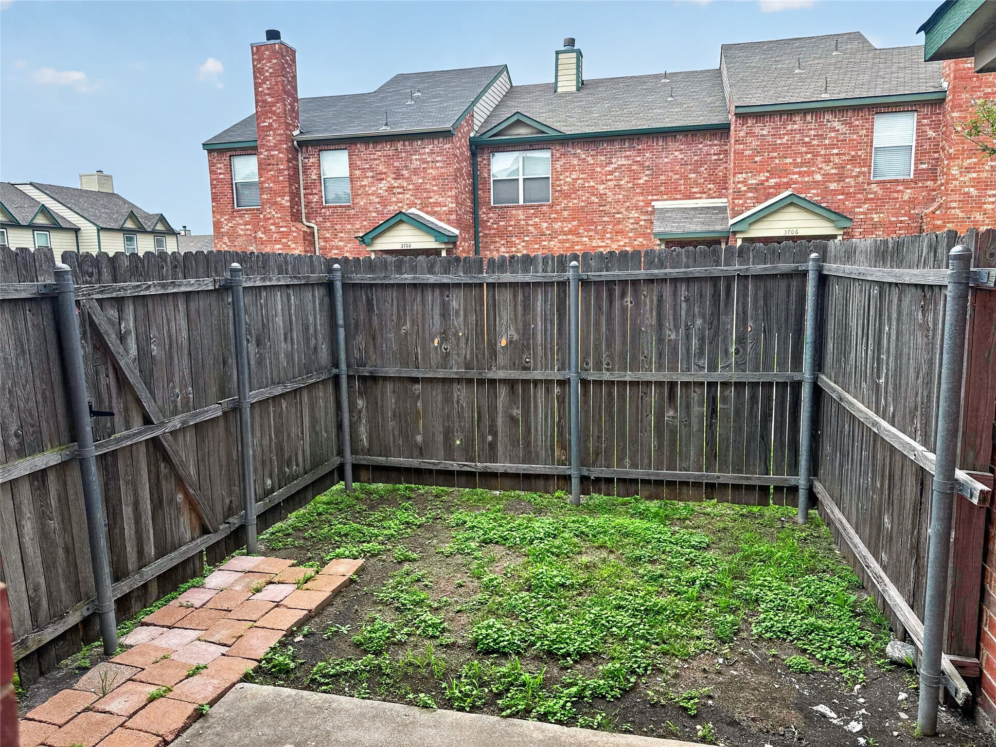 3211 Roundtree Lane Garland TX 75044